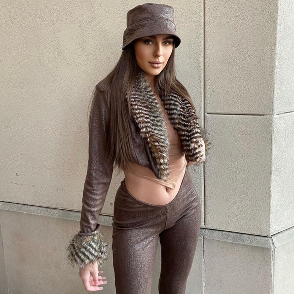 Brown 90s Inspired Fur Set - Picture 3 of 3